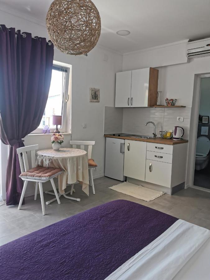 Apartments Zile Sućuraj Exterior foto