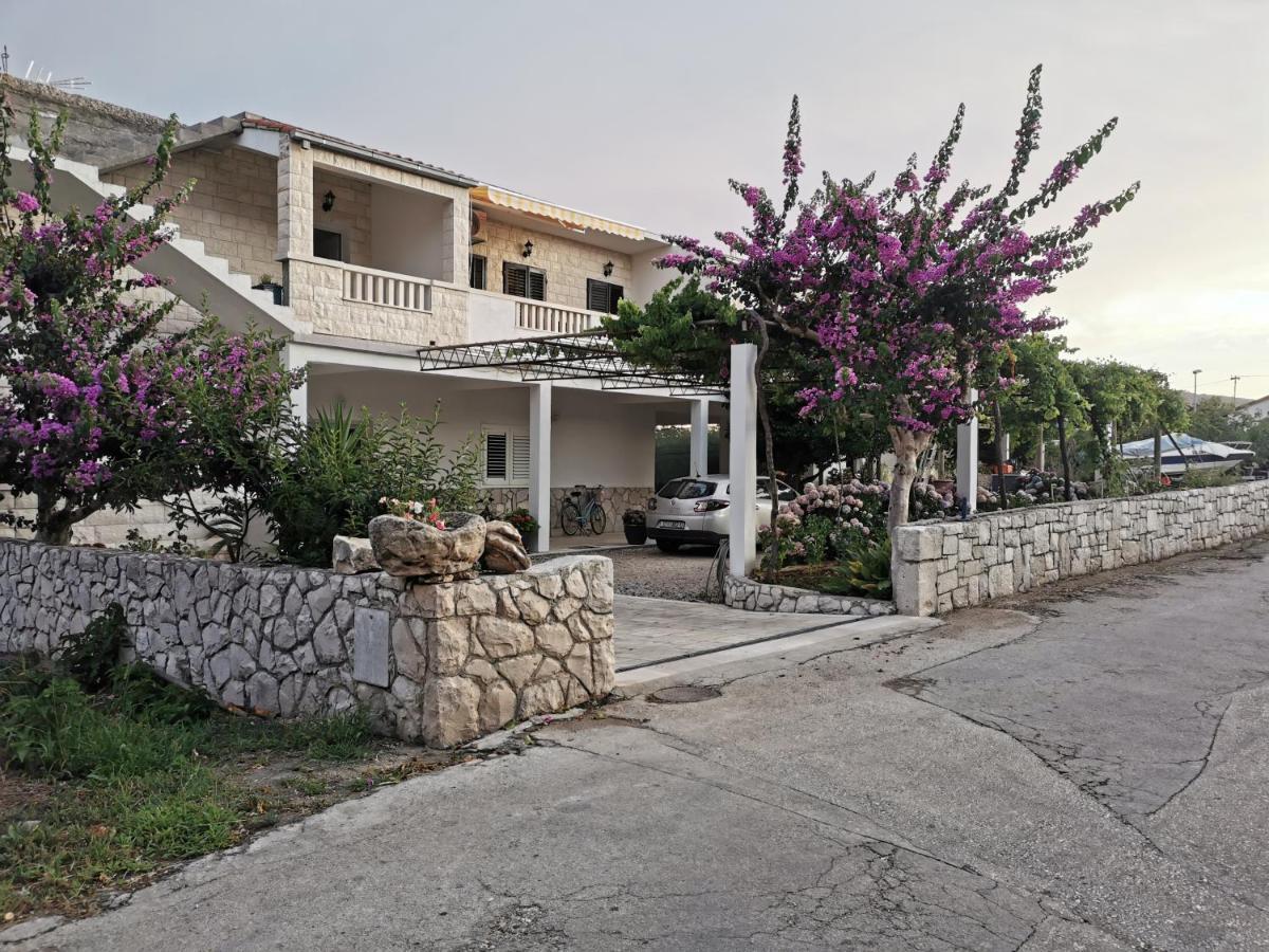 Apartments Zile Sućuraj Exterior foto