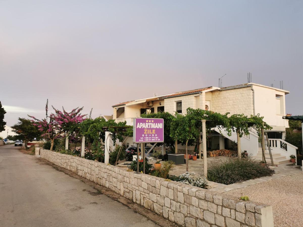 Apartments Zile Sućuraj Exterior foto