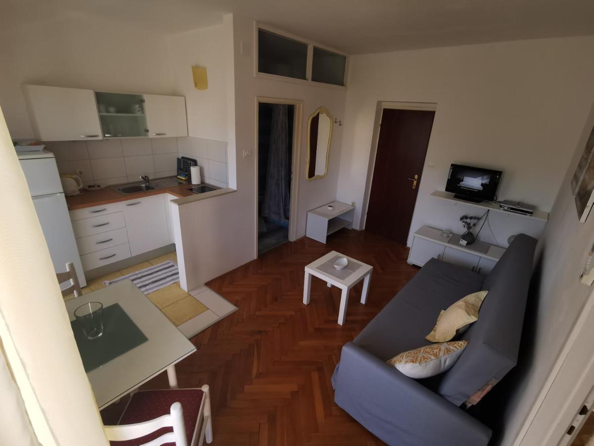 Apartments Zile Sućuraj Exterior foto